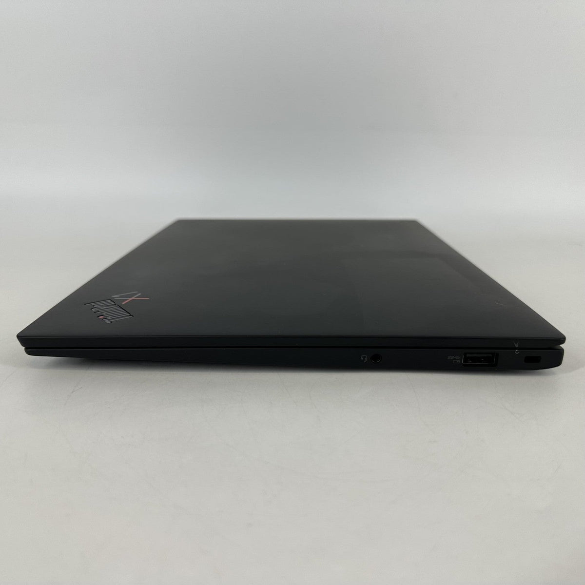 Lenovo ThinkPad X1 Carbon Gen 11 14 Black 1.7 GHz Intel Core i7 13th Gen. 16GB RAM 512GB Solid State Drive