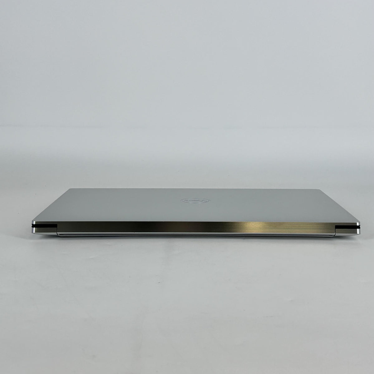 Dell XPS 15 9520 Silver 2.5 GHz Intel Core i9 12th Gen. 32GB RAM 1TB Solid State Drive NVIDIA GeForce RTX 3050 Ti 4 GB