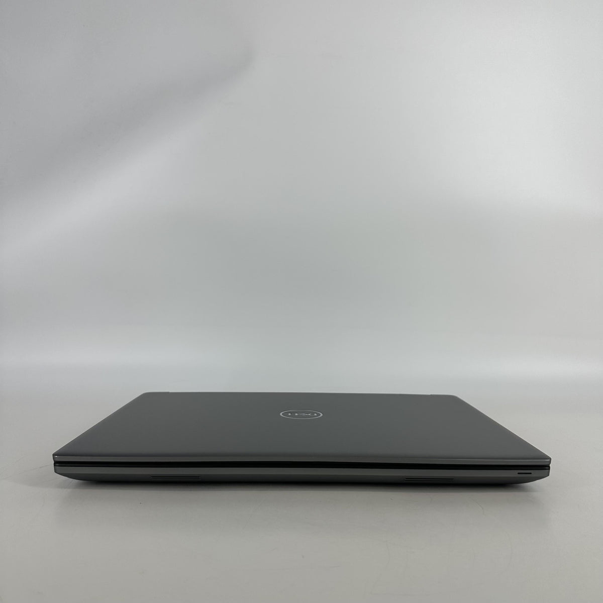 Dell Precision 7680 16 Gray 2.2 GHz Intel Core i9 13th Gen. 64GB RAM 1TB Solid State Drive NVIDIA RTX 3500 Ada 12 GB