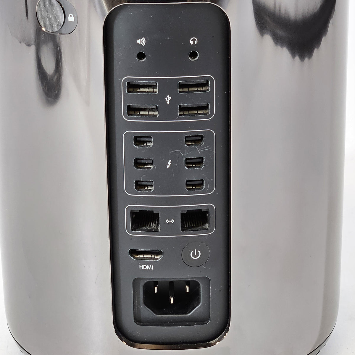 Apple Mac Pro Late 2013 Black 3.5 GHz 6-Core Intel Xeon E5 32GB RAM 1TB Solid State Drive AMD FirePro D500 3 GB
