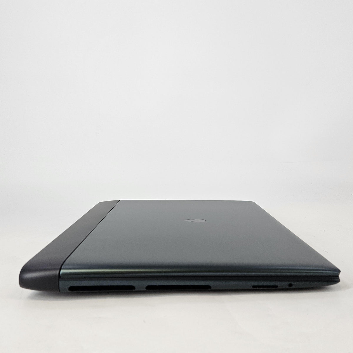 Dell Alienware 18 Area-51 Teal 2.7 GHz Intel Core Ultra 9 Series 2 32GB RAM 2TB Solid State Drive NVIDIA GeForce RTX 5080 16 GB