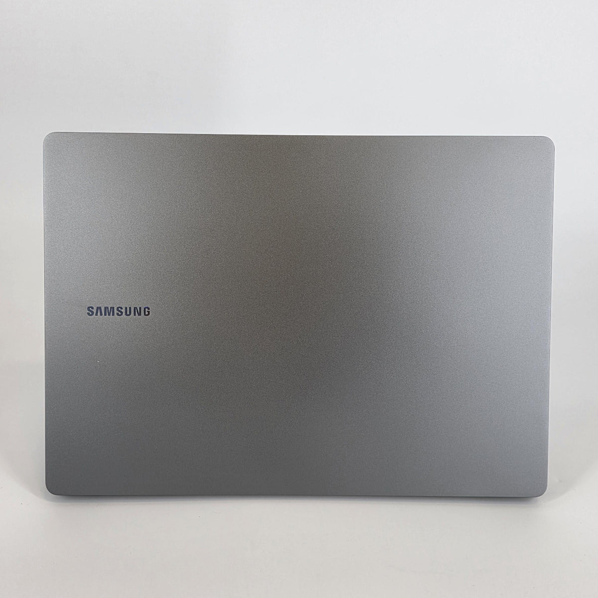Samsung Galaxy Book5 Pro 14 Gray 2.2 GHz Intel Core Ultra 7 Series 2 16GB RAM 512GB Solid State Drive