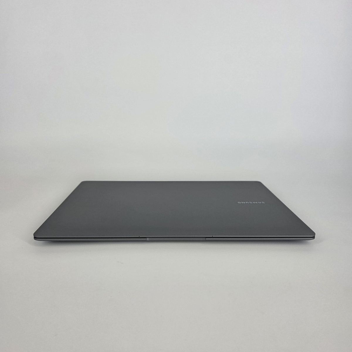 Samsung Galaxy Book5 Pro 14 Gray 2.2 GHz Intel Core Ultra 7 Series 2 16GB RAM 512GB Solid State Drive