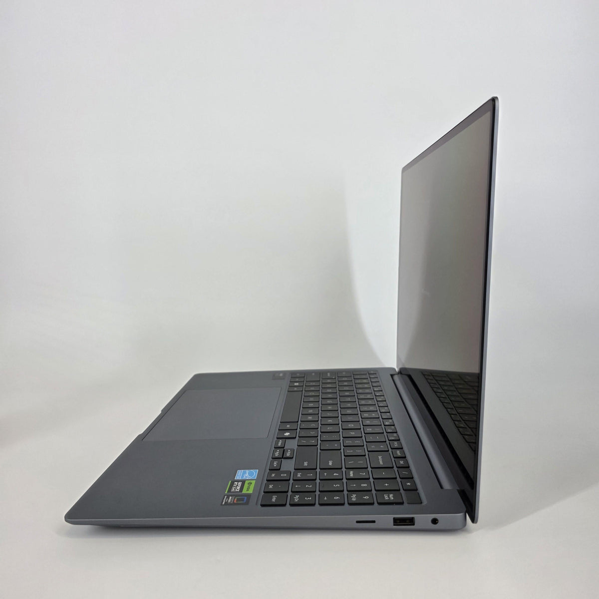 Samsung Galaxy Book4 Ultra 16 Blue 2.5 GHz Intel Core Ultra 9 32GB RAM 1TB Solid State Drive NVIDIA GeForce RTX 4070 8 GB