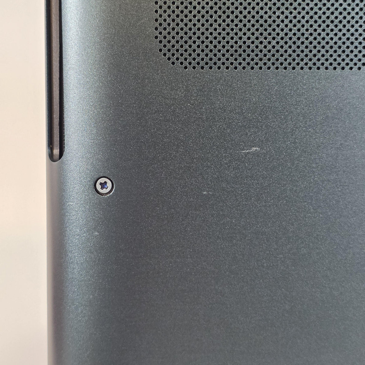 Dell Alienware 18 Area-51 Teal 2.7 GHz Intel Core Ultra 9 Series 2 32GB RAM 2TB Solid State Drive NVIDIA GeForce RTX 5070 Ti 12 GB