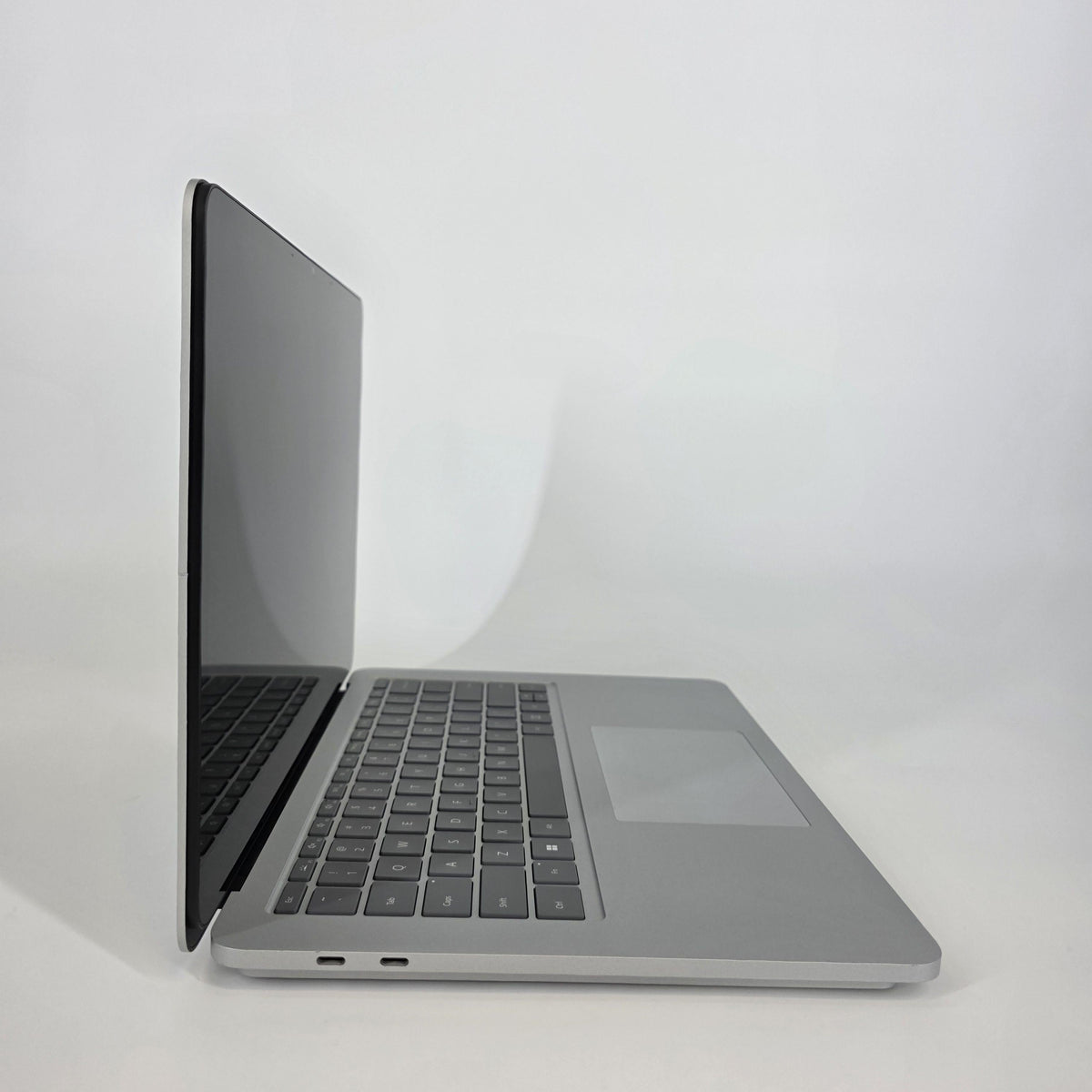 Microsoft Surface Laptop Studio 14.4 Silver 3.3 GHz Intel Core i7 11th Gen. 16GB RAM 512GB Solid State Drive NVIDIA GeForce RTX 3050 Ti 4 GB