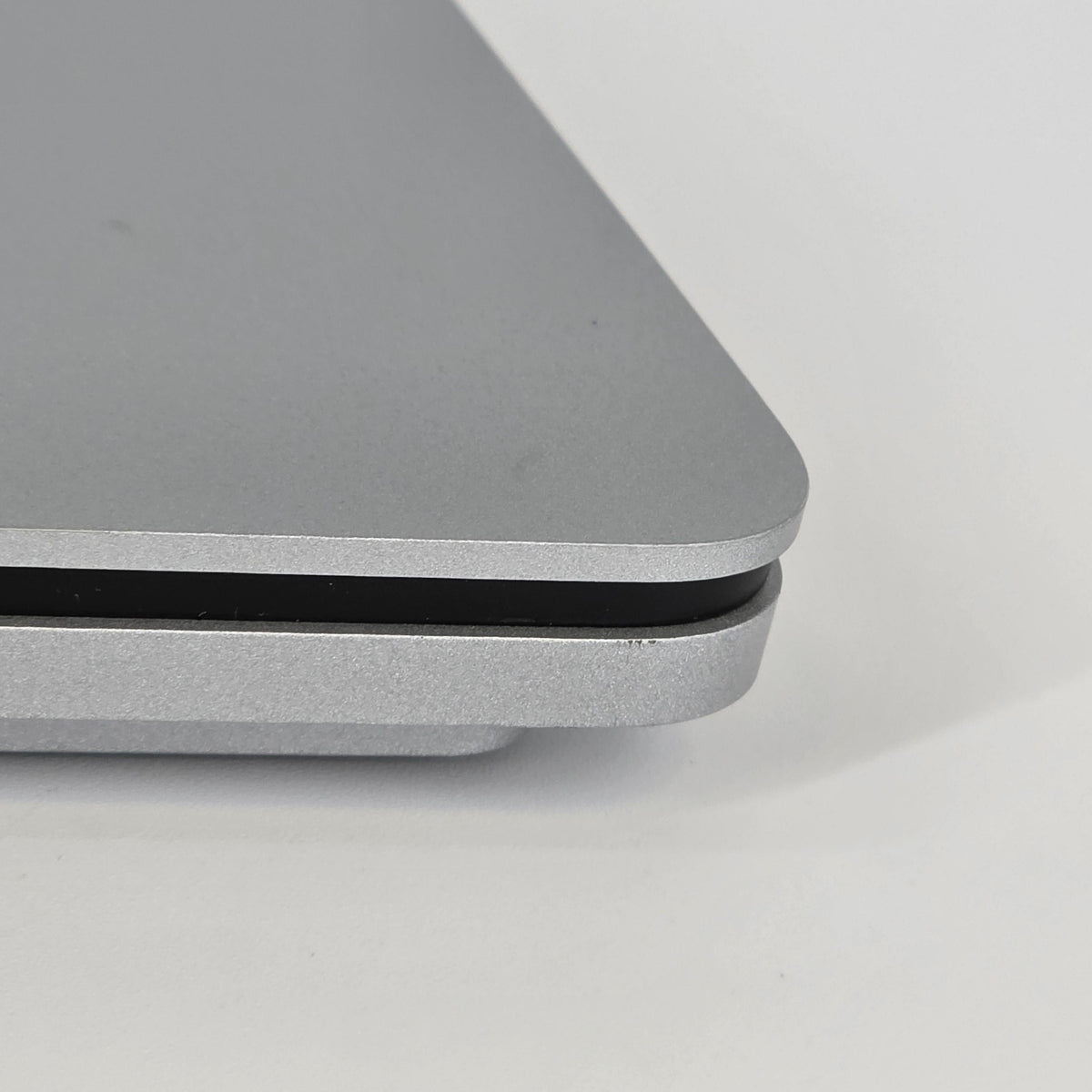Microsoft Surface Laptop Studio 14.4 Silver 3.3 GHz Intel Core i7 11th Gen. 16GB RAM 512GB Solid State Drive NVIDIA GeForce RTX 3050 Ti 4 GB