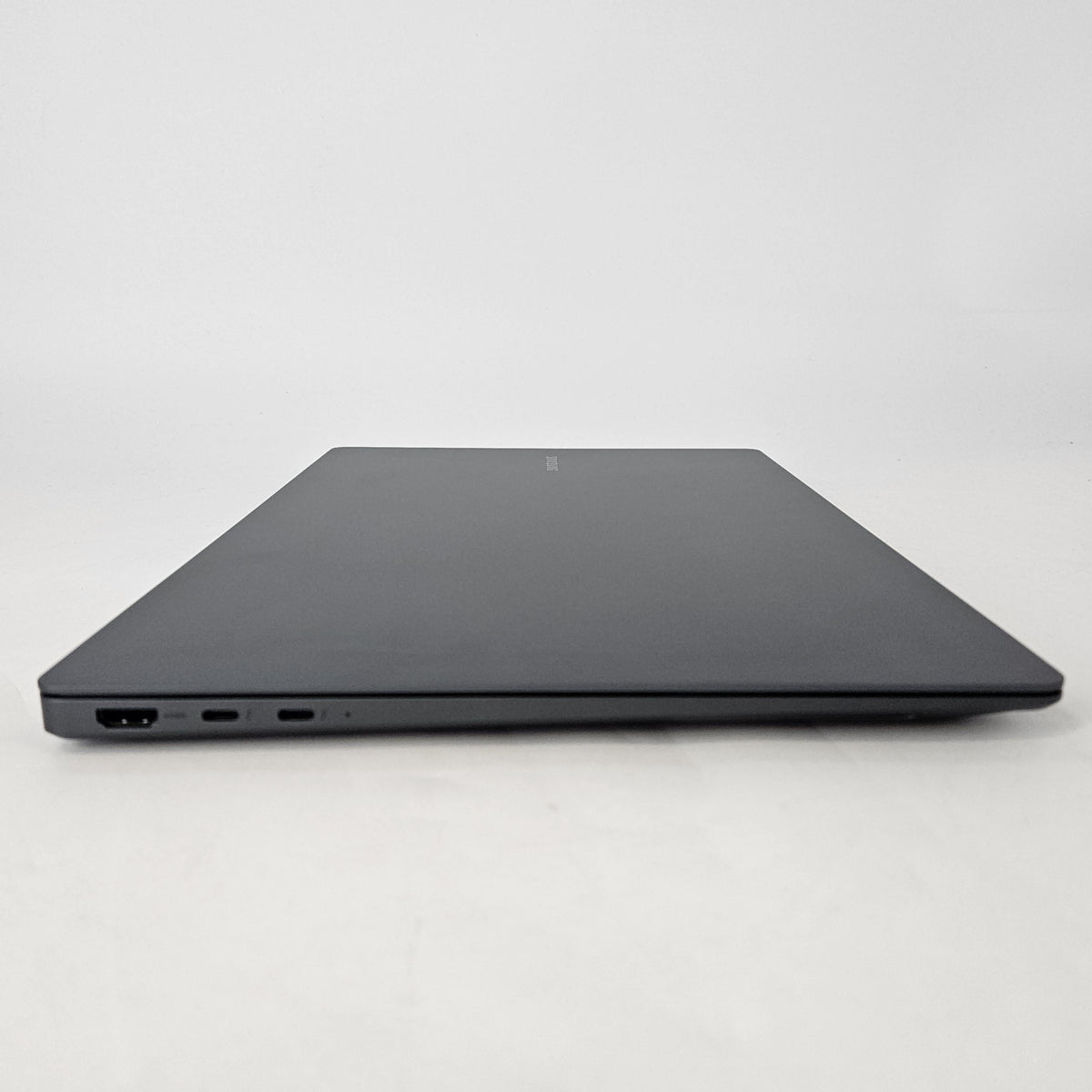 Samsung Galaxy Book3 Ultra 16 Graphite 2.6 GHz Intel Core i9 13th Gen. 32GB RAM 1TB Solid State Drive NVIDIA GeForce RTX 4070 8 GB