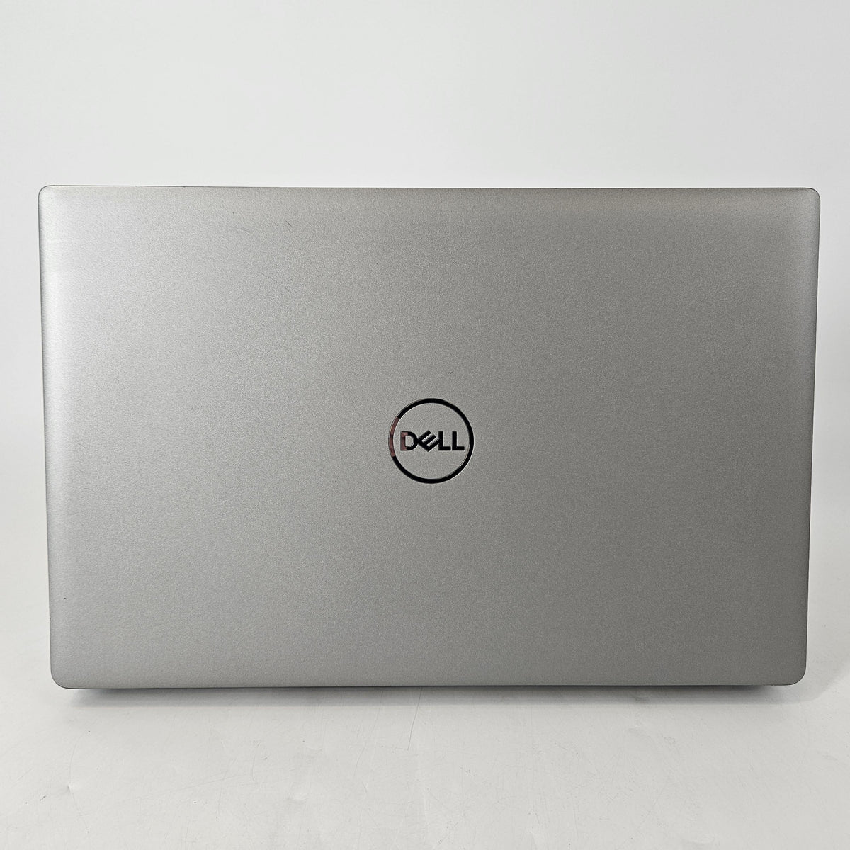 Dell Latitude 5531 15.6 Silver 1.8 GHz Intel Core i7 12th Gen. 16GB RAM 256GB Solid State Drive