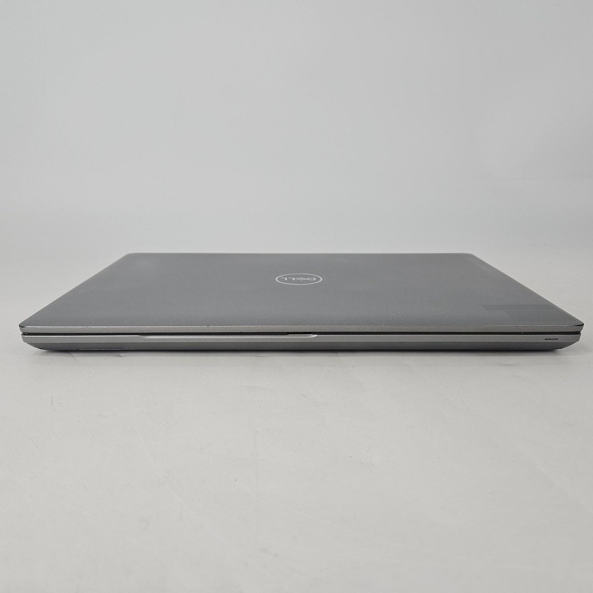 Dell Latitude 5531 15.6 Silver 1.8 GHz Intel Core i7 12th Gen. 16GB RAM 256GB Solid State Drive