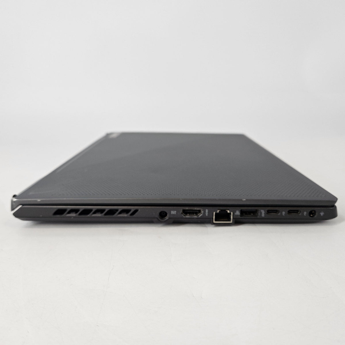 Asus ROG Zephyrus G15 GA503 15.6 Black 3.3 GHz AMD Ryzen 9 6900HS 16GB RAM 512GB Solid State Drive NVIDIA GeForce RTX 3060 6 GB