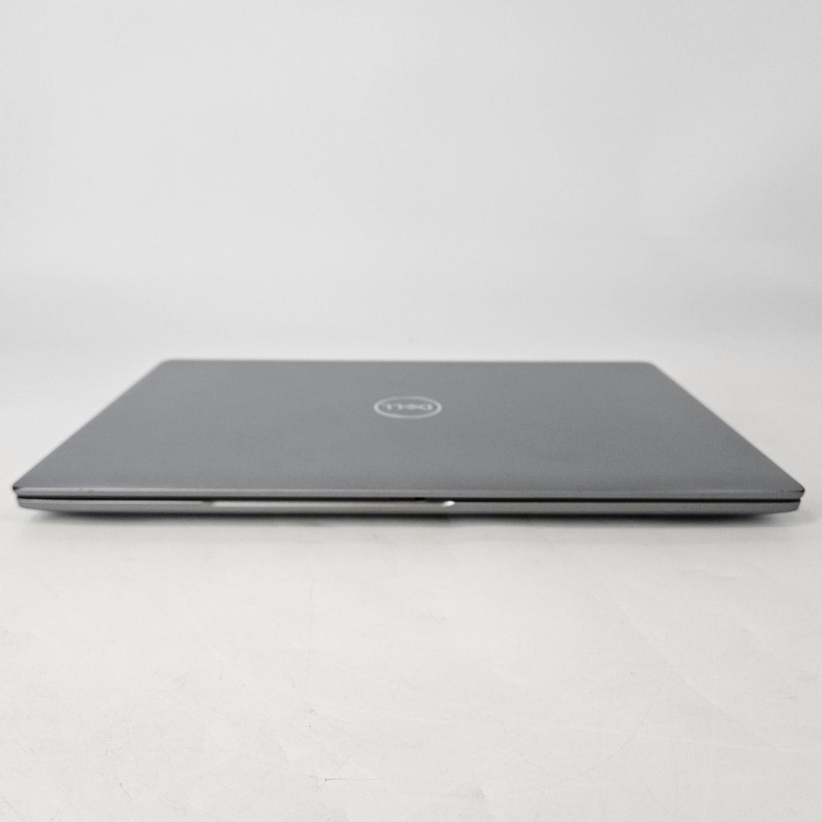 Dell Latitude 5540 15.6 Gray 1.7 GHz Intel Core i7 13th Gen. 32GB RAM 512GB Solid State Drive