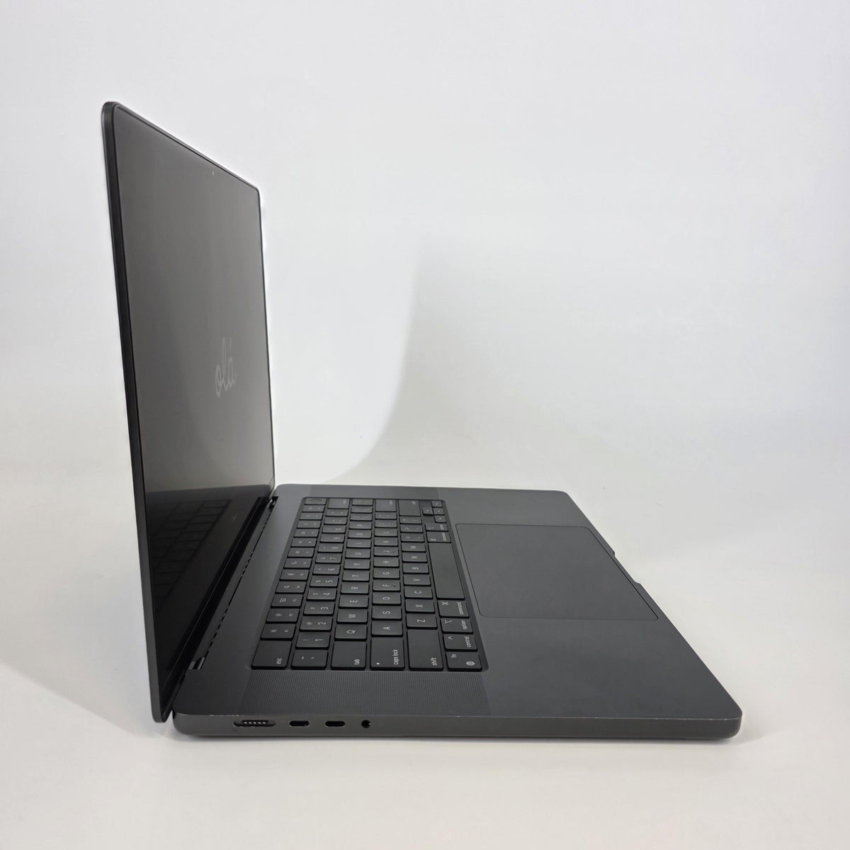 MacBook Pro 16 2024 Space Black 4.4 GHz M4 Max 16-Core CPU 128GB Unified Memory 2TB Solid State Drive 40-Core GPU