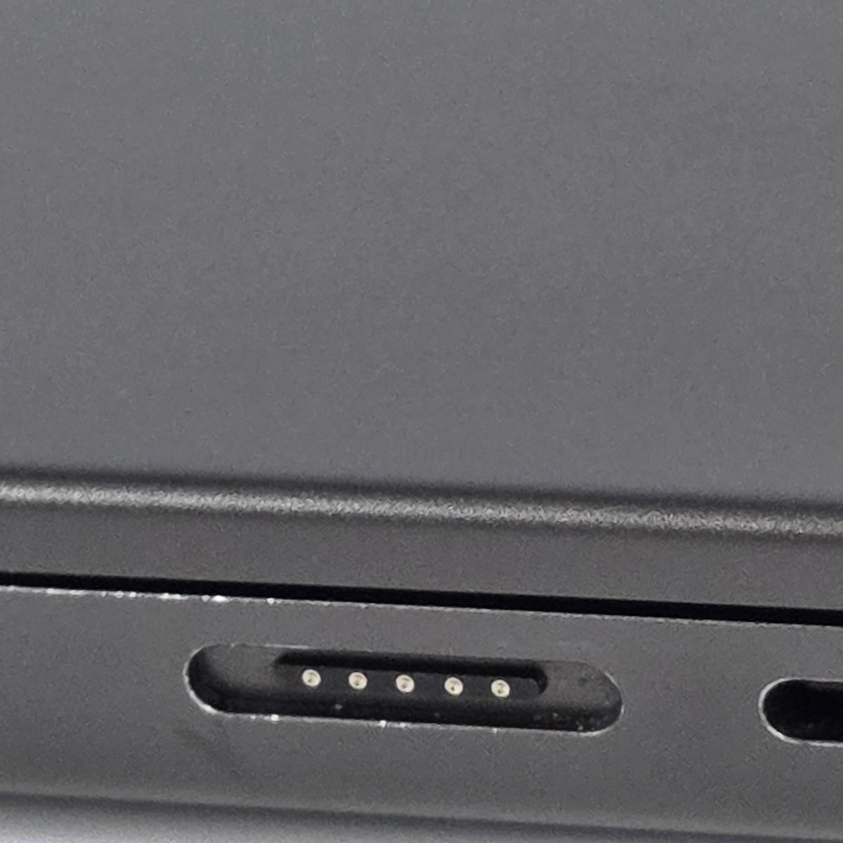 MacBook Pro 16 2024 Space Black 4.4 GHz M4 Max 16-Core CPU 128GB Unified Memory 2TB Solid State Drive 40-Core GPU