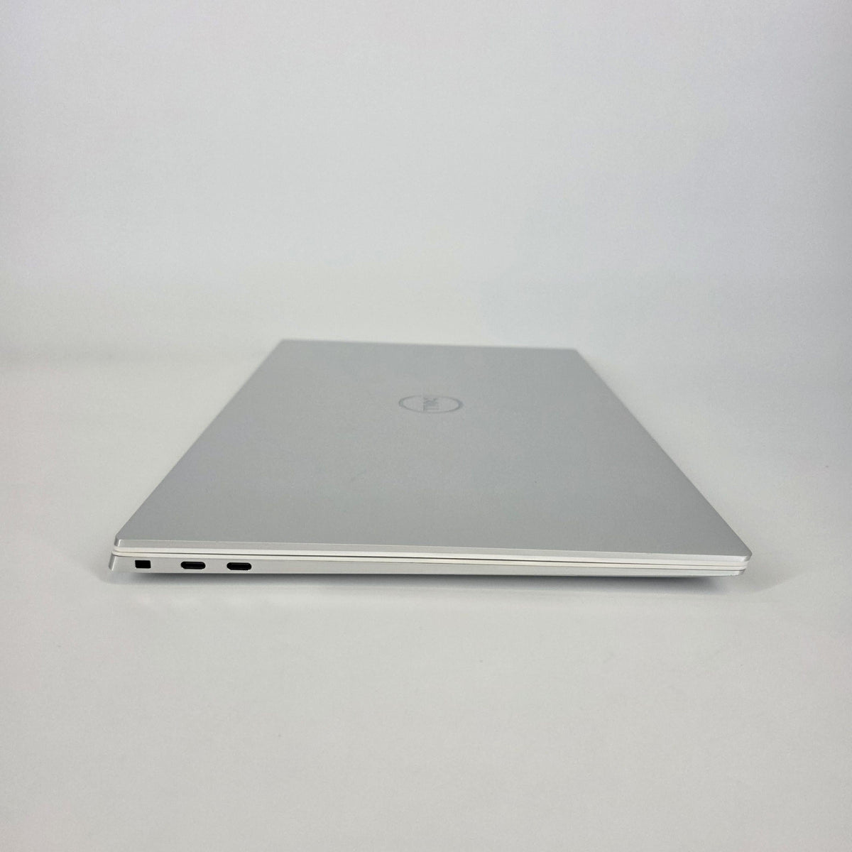 Dell XPS 15 9520 White 2.3 GHz Intel Core i7 12th Gen. 32GB RAM 512GB Solid State Drive NVIDIA GeForce RTX 3050 Ti 4 GB