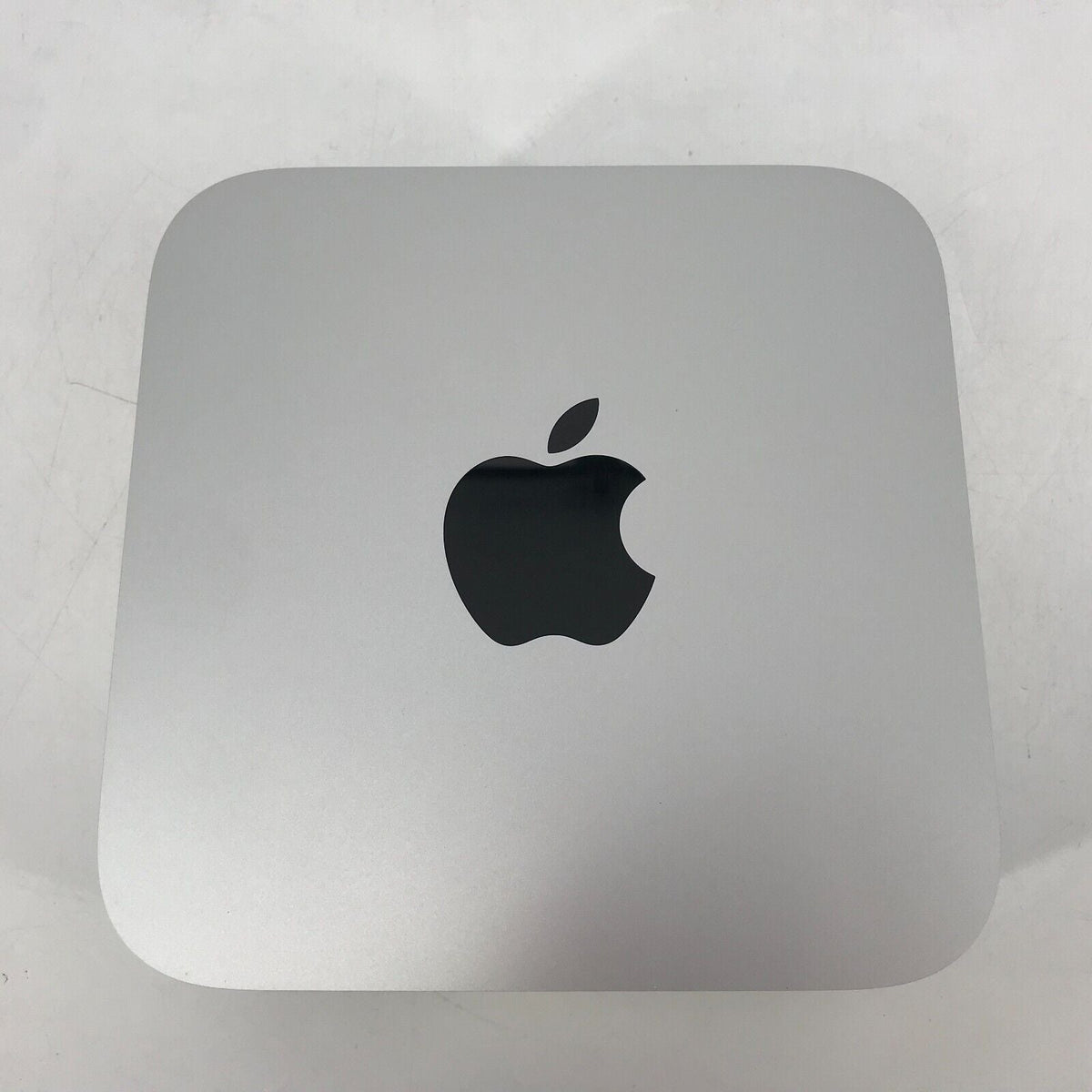 Mac Studio 2025 M3 Ultra 28-Core CPU 60-Core GPU 96GB 1TB - Excellent