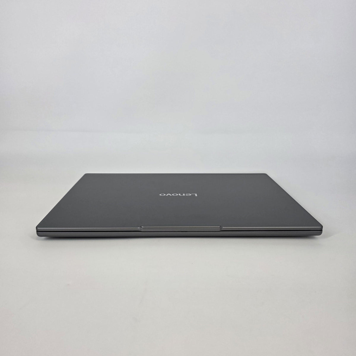 Lenovo IdeaPad Pro 5i 16 Luna Grey 2.9 GHz Intel Core Ultra 9 Series 2 32GB RAM 512GB Solid State Drive NVIDIA GeForce RTX 5050 8 GB