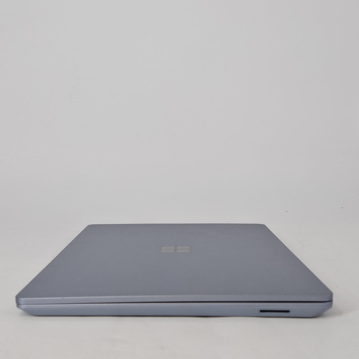 Microsoft Surface Laptop Go 3 12.4 Blue 2.5 GHz Intel Core i5 12th Gen. 8GB RAM 256GB Solid State Drive