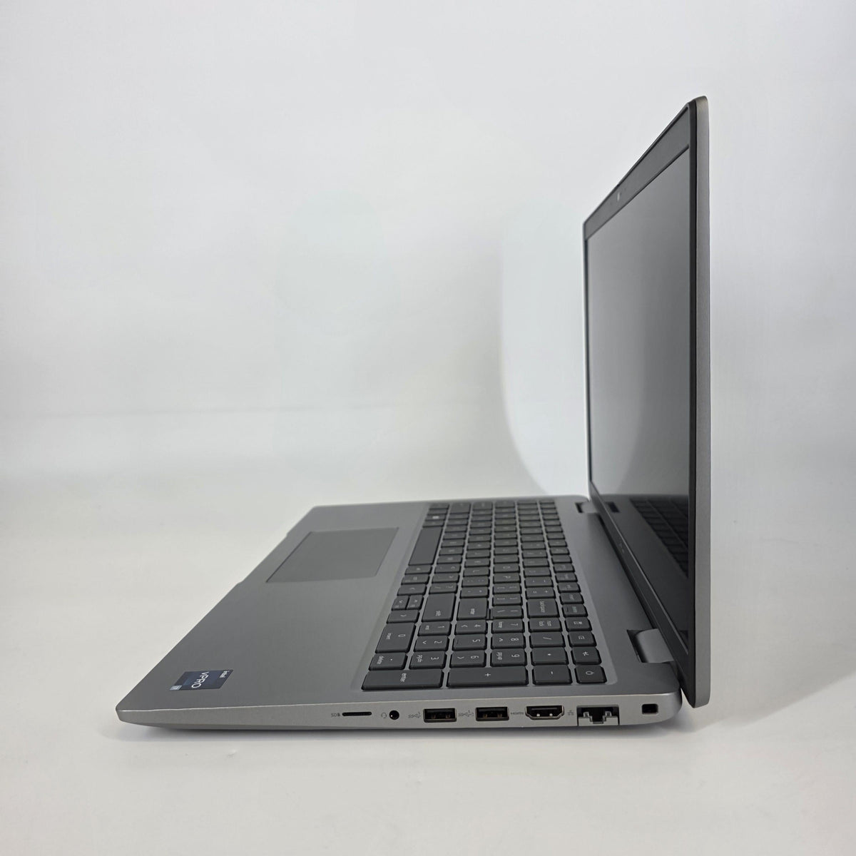 Dell Latitude 5540 15.6 Silver 1.9 GHz Intel Core i7 13th Gen. 32GB RAM 1TB Solid State Drive