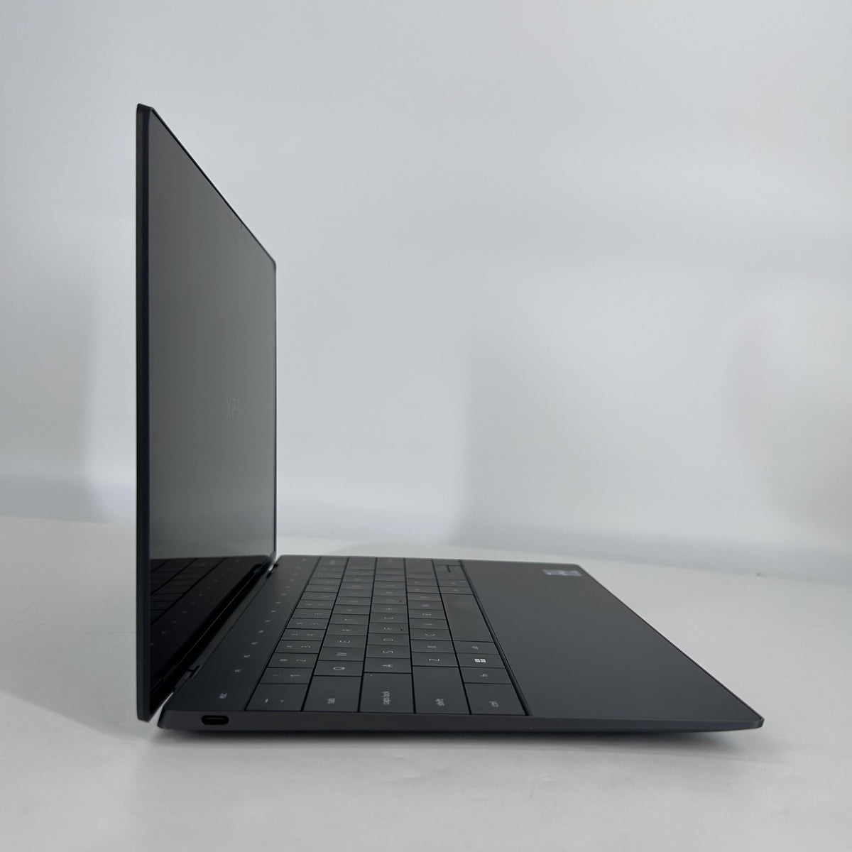 Dell XPS 13 Plus 9320 Black 2.2 GHz Intel Core i7 13th Gen. 32GB RAM 1TB Solid State Drive