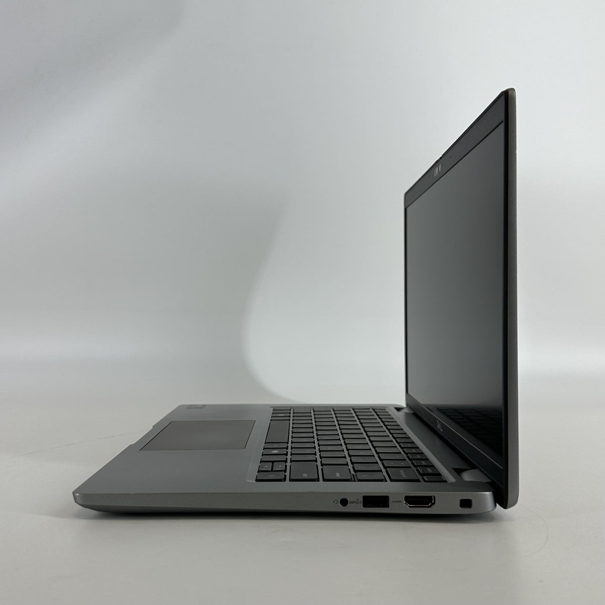Dell Latitude 5450 14 Gray 1.7 GHz Intel Core Ultra 7 32GB RAM 512GB Solid State Drive
