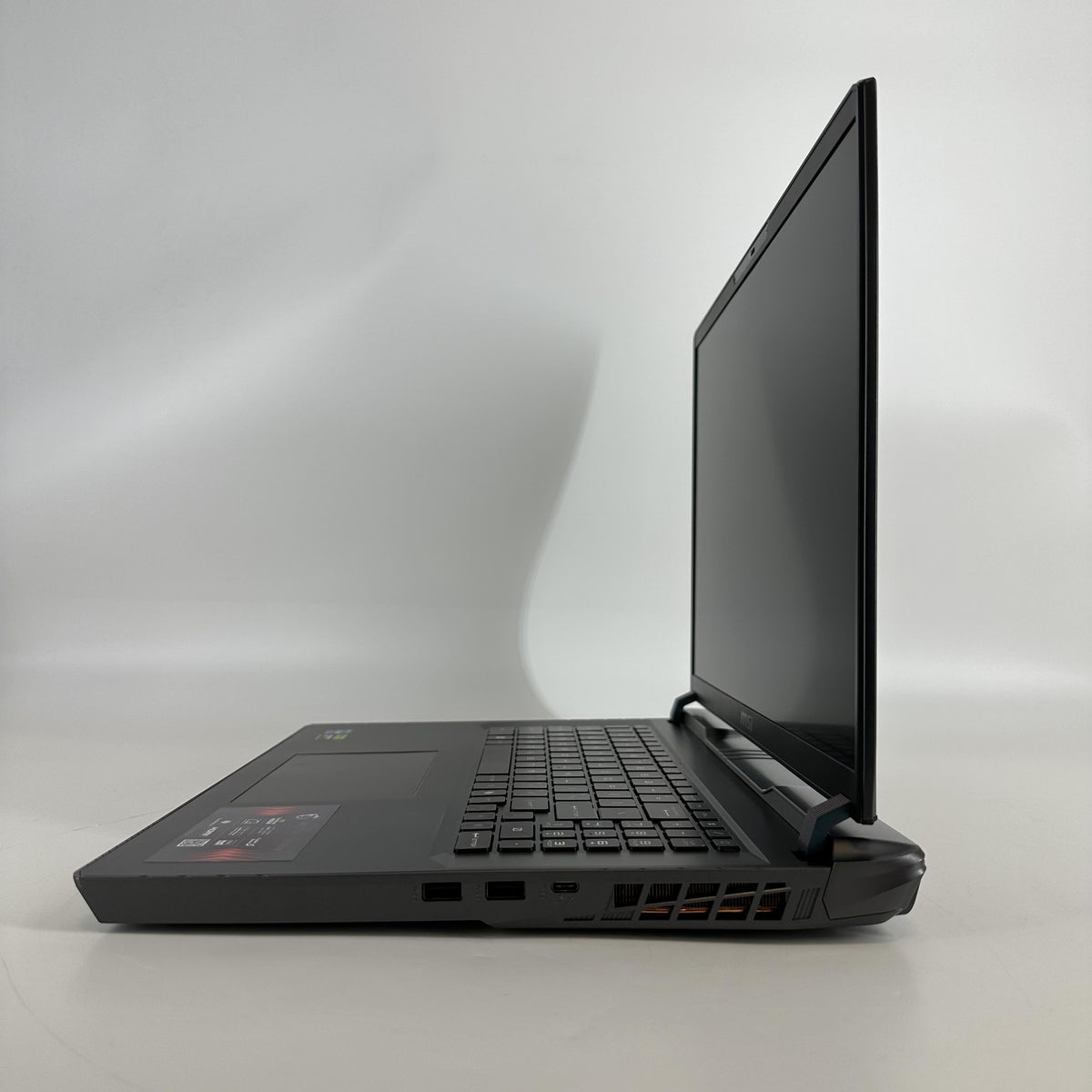 MSI Vector 17 HX 17 Gray 2.2 GHz Intel Core i9 14th Gen. 32GB RAM 1TB Solid State Drive NVIDIA GeForce RTX 4070 8 GB