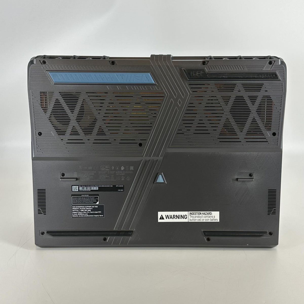 MSI Vector 17 HX 17 Gray 2.2 GHz Intel Core i9 14th Gen. 32GB RAM 1TB Solid State Drive NVIDIA GeForce RTX 4070 8 GB