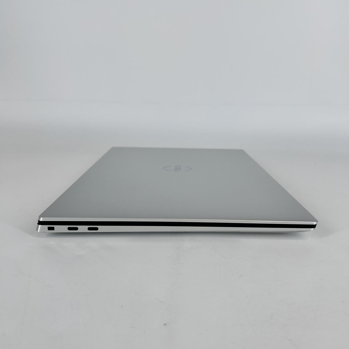 Dell XPS 15 9520 Silver 2.5 GHz Intel Core i9 12th Gen. 32GB RAM 1TB Solid State Drive NVIDIA GeForce RTX 3050 Ti 4 GB
