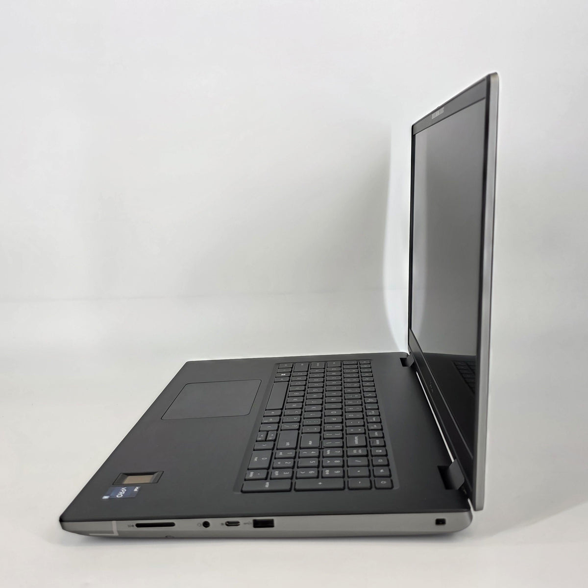 Dell Precision 7780 17.3 Gray 2.2 GHz Intel Core i9 13th Gen. 32GB RAM 512GB Solid State Drive NVIDIA RTX 3500 Ada 12 GB