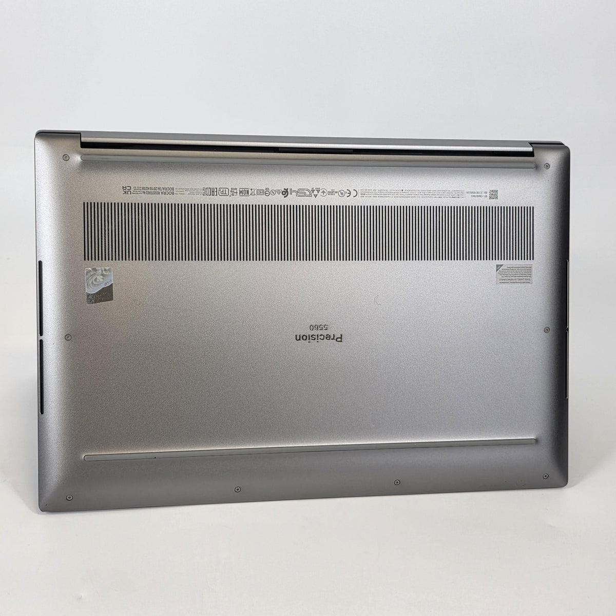 Dell Precision 5560 15.6 Gray 2.5 GHz Intel Core i7 11th Gen. 32GB RAM 1TB Solid State Drive NVIDIA RTX A2000 4 GB
