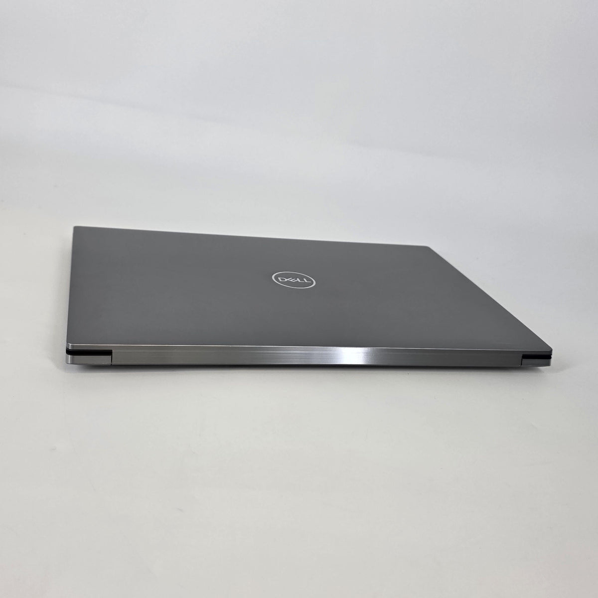 Dell Precision 5560 15.6 Gray 2.5 GHz Intel Core i7 11th Gen. 32GB RAM 1TB Solid State Drive NVIDIA RTX A2000 4 GB
