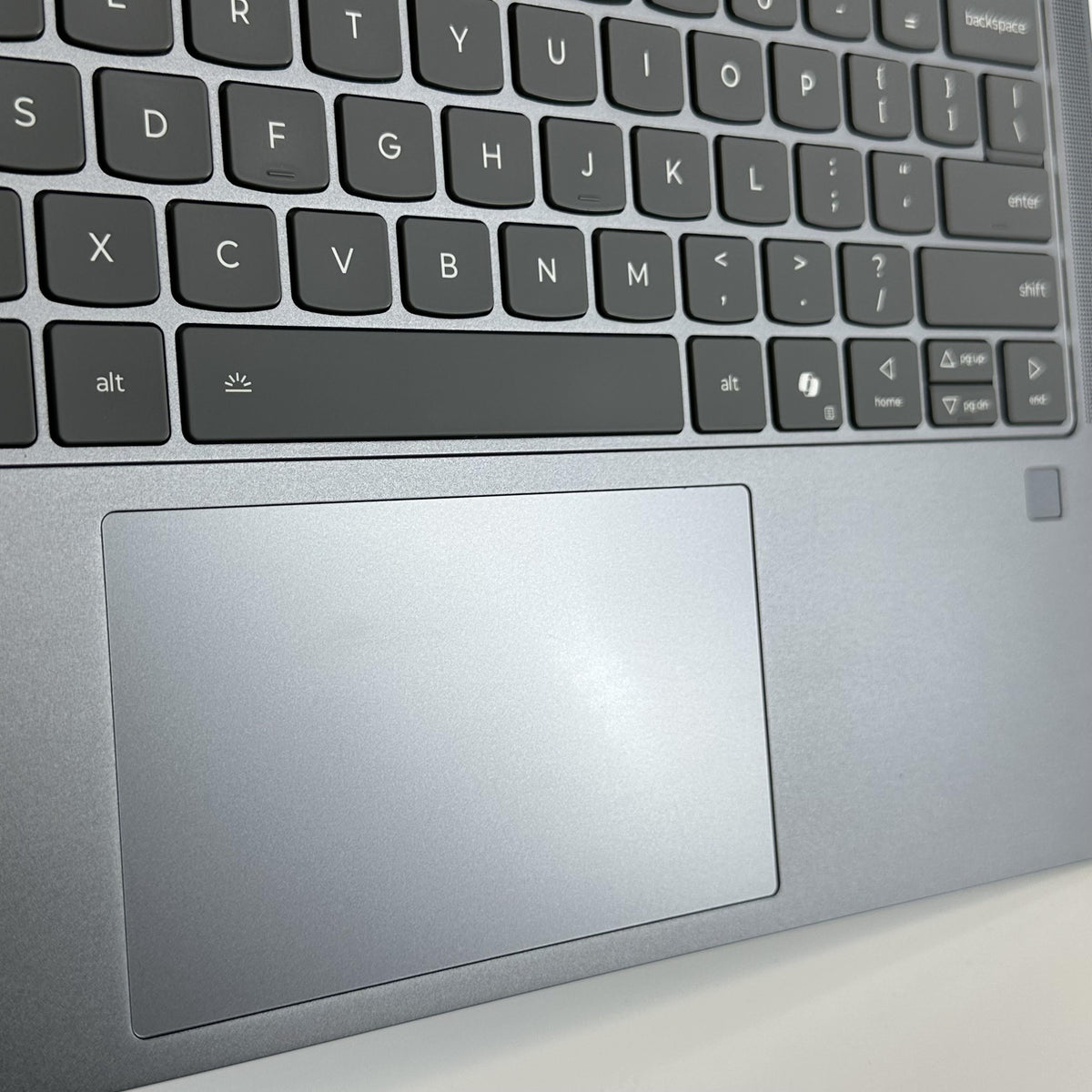 Lenovo Yoga 7i 14 Gray 2.2 GHz Intel Core Ultra 7 Series 2 16GB RAM 1TB Solid State Drive