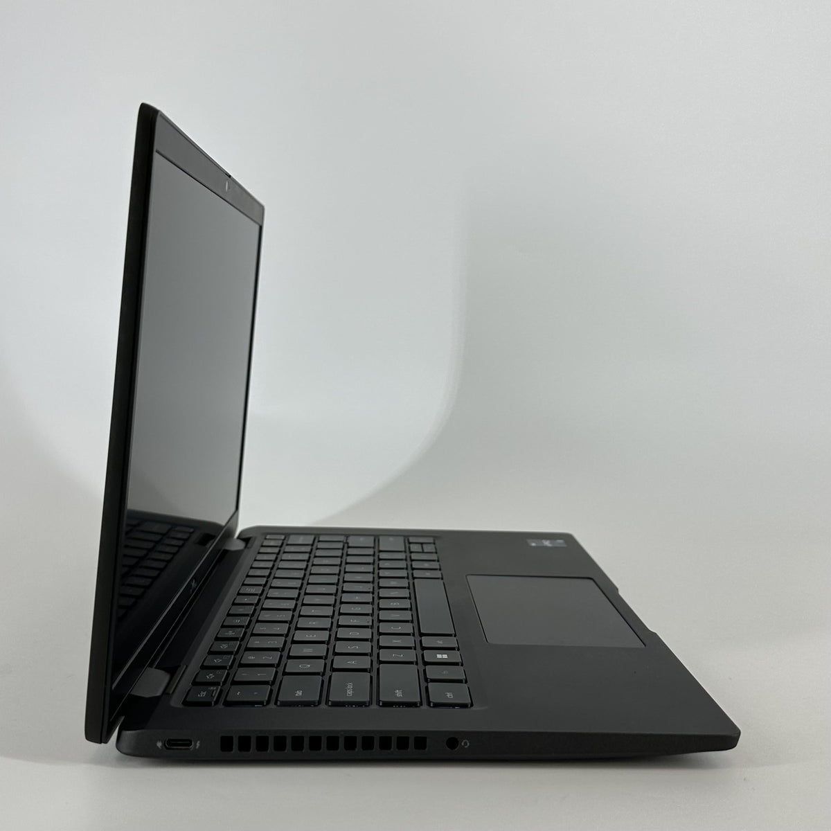 Dell Latitude 7430 14 Black 2.2 GHz Intel Core i7 12th Gen. 16GB RAM 512GB Solid State Drive
