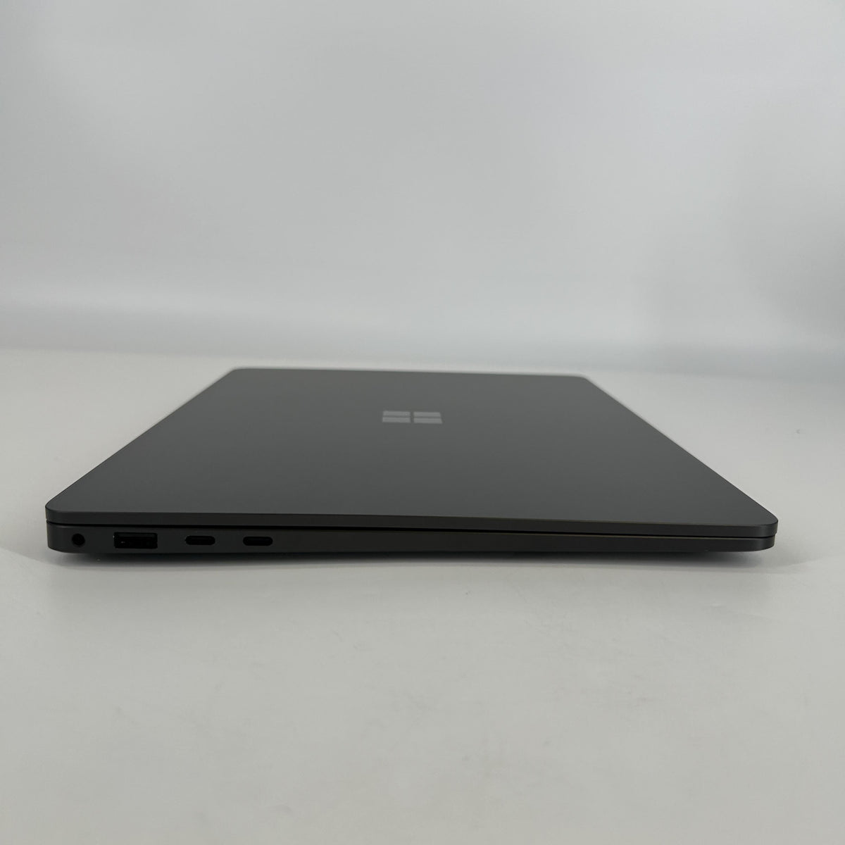 Microsoft Surface Laptop 7 13.8 Black WiFi 3.4 GHz Qualcomm Snapdragon X Elite 32GB RAM 1TB Solid State Drive