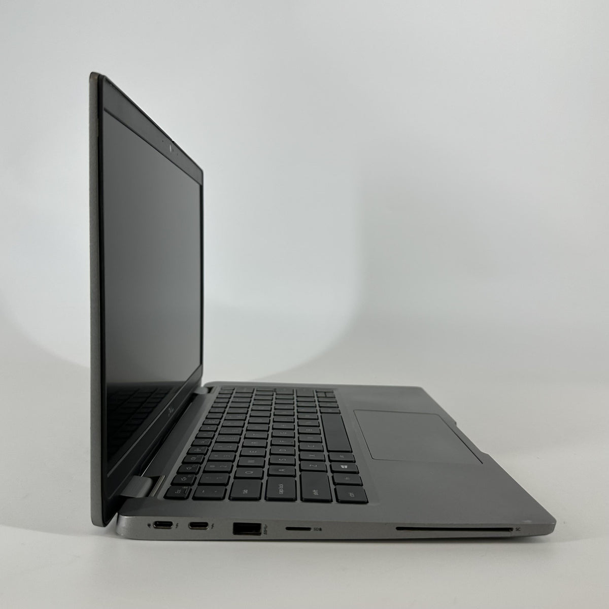 Dell Latitude 5320 13.3 Gray 2.6 GHz Intel Core i5 11th Gen. 8GB RAM 256GB Solid State Drive