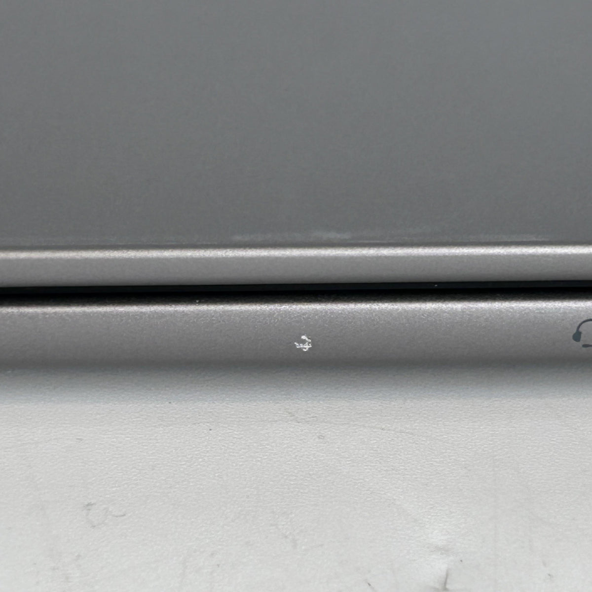 HP OmniBook X 14 Silver 3.4 GHz Qualcomm Snapdragon X Elite 16GB RAM 1TB Solid State Drive