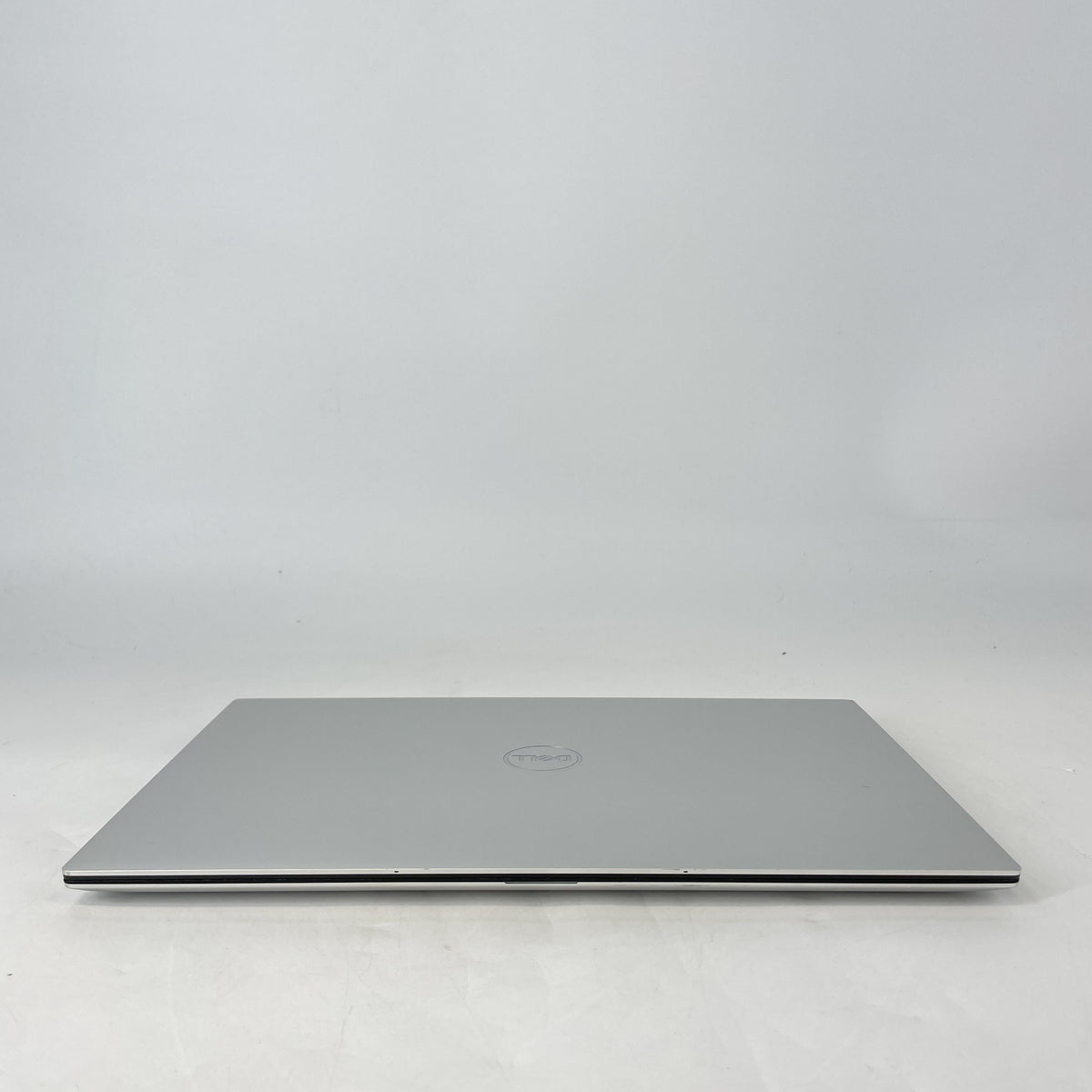 Dell XPS 15 9520 Silver 2.5 GHz Intel Core i9 12th Gen. 32GB RAM 1TB Solid State Drive NVIDIA GeForce RTX 3050 Ti 4 GB