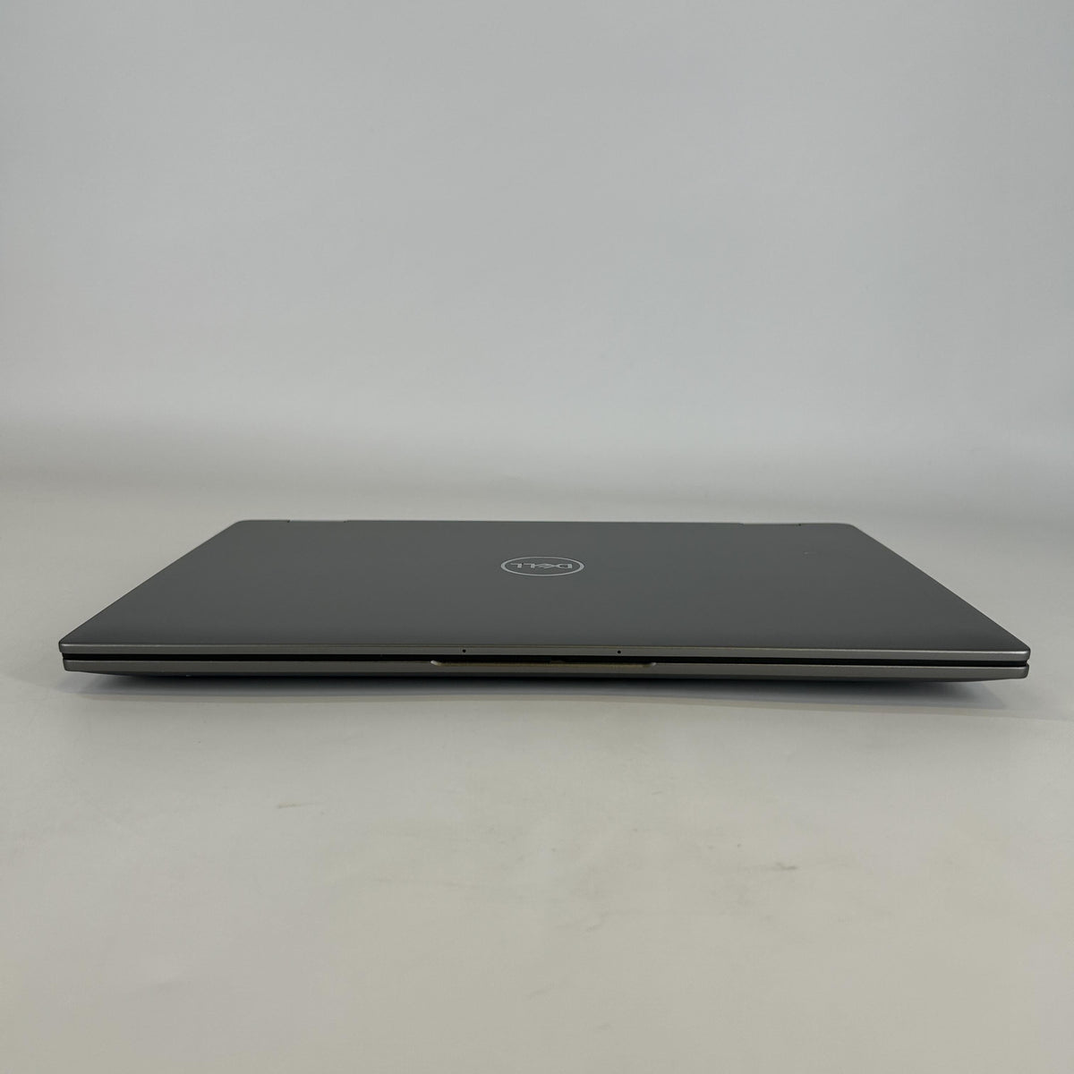 Dell Latitude 7450 (2-in-1) 14 Gray 2.1 GHz Intel Core Ultra 5 16GB RAM 256GB Solid State Drive