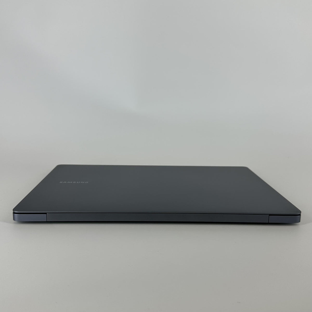 Samsung Galaxy Book4 Pro 14 Gray 3.8 GHz Intel Core Ultra 7 16GB RAM 512GB Solid State Drive