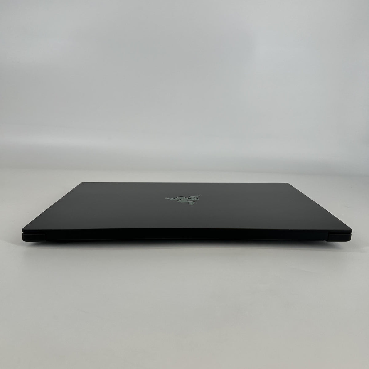 Razer Blade 16 2025 Black 2.0 GHz AMD Ryzen AI 9 HX 370 32GB RAM 4TB Solid State Drive 2TB Solid State Drive NVIDIA GeForce RTX 5090 24 GB