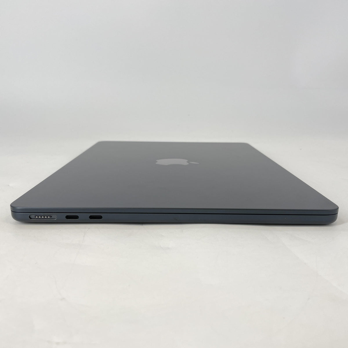 MacBook Air 13 2022 Blue 3.49 GHz M2 8-Core CPU 8GB Unified Memory 256GB Solid State Drive 8-Core GPU