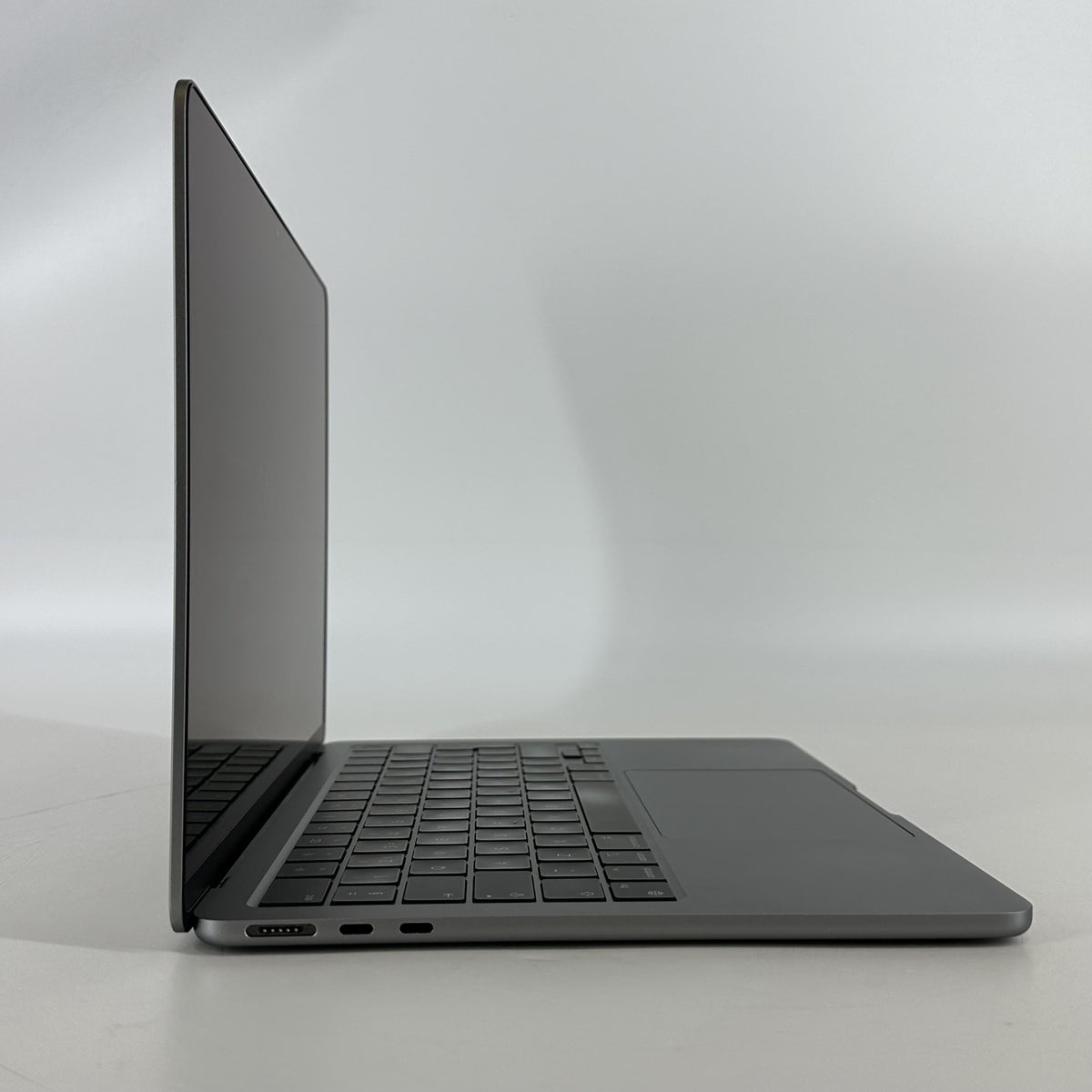 Apple MacBook Air 13 2022 Silver 3.49 GHz M2 8-Core CPU 8GB Unified Memory 256GB Solid State Drive 8-Core GPU