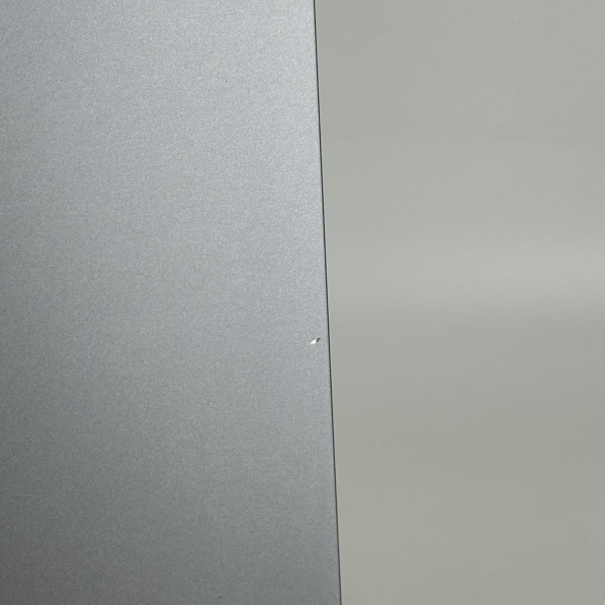 Apple MacBook Air 13 2022 Silver 3.49 GHz M2 8-Core CPU 8GB Unified Memory 256GB Solid State Drive 8-Core GPU
