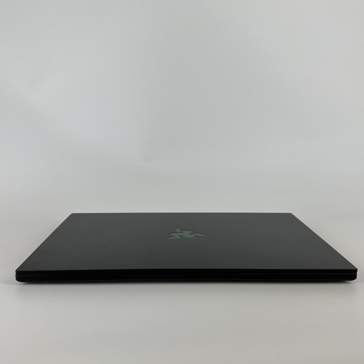 Razer Blade 16 2025 Black 2.0 GHz AMD Ryzen AI 9 365 32GB RAM 1TB Solid State Drive NVIDIA GeForce RTX 5070 Ti 12 GB