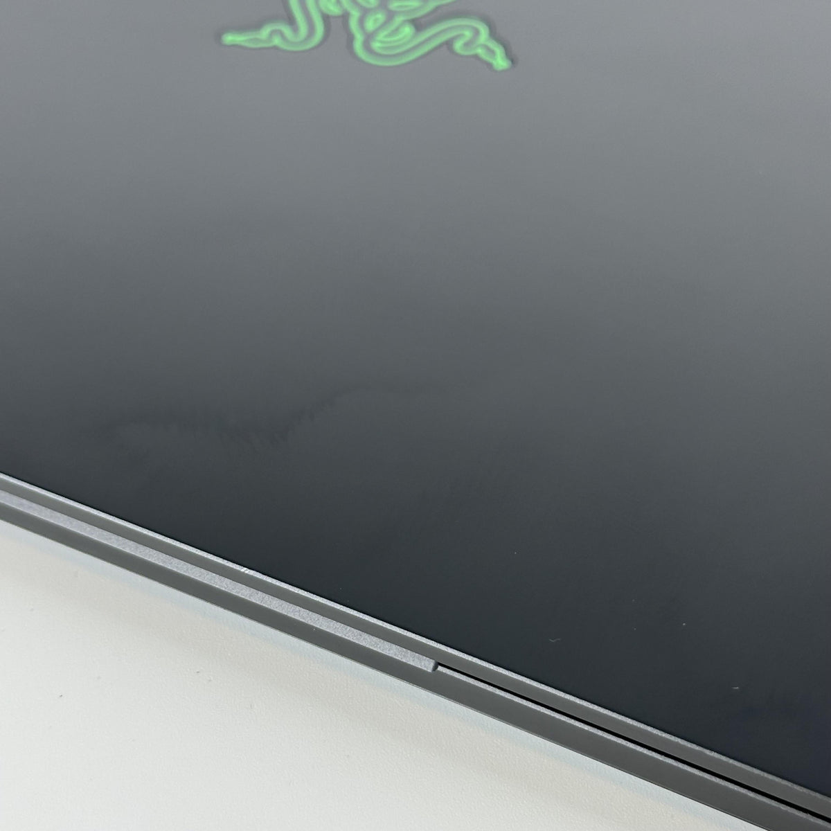 Razer Blade 16 2025 Black 2.0 GHz AMD Ryzen AI 9 365 32GB RAM 1TB Solid State Drive NVIDIA GeForce RTX 5070 Ti 12 GB