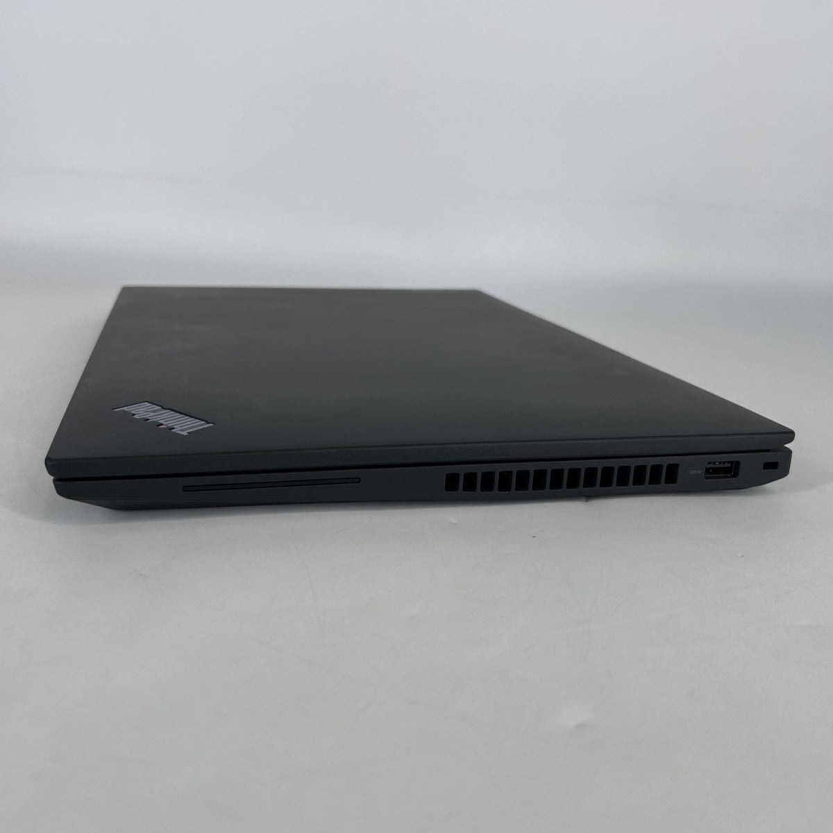 Lenovo ThinkPad T16 Gen 1 Gray 2.2 GHz Intel Core i7 12th Gen. 8GB RAM 512GB Solid State Drive