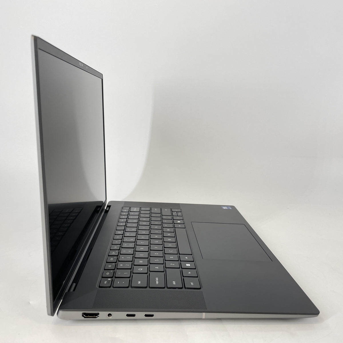 Dell Precision 5690 16 Gray 3.8 GHz Intel Core Ultra 7 64GB RAM 1TB Solid State Drive NVIDIA RTX 2000 Ada 8 GB