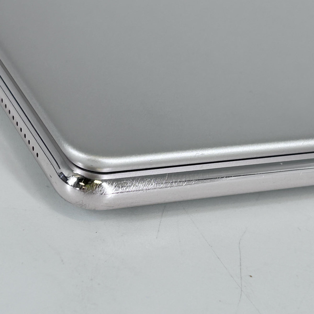 Lenovo Yoga 9i 14 Gold 2.2 GHz Intel Core i7 13th Gen. 16GB RAM 512GB Solid State Drive
