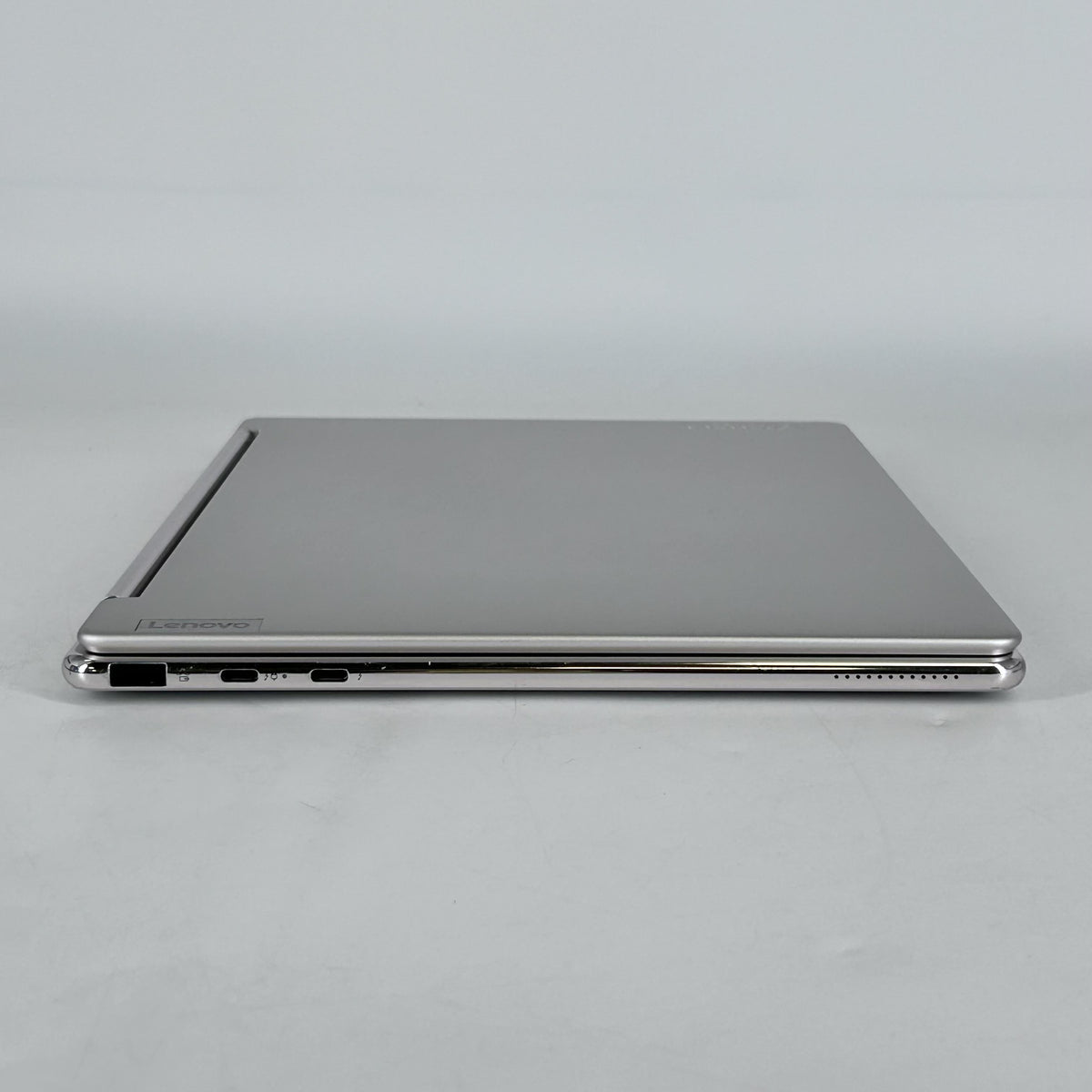 Lenovo Yoga 9i 14 Gold 2.2 GHz Intel Core i7 13th Gen. 16GB RAM 512GB Solid State Drive