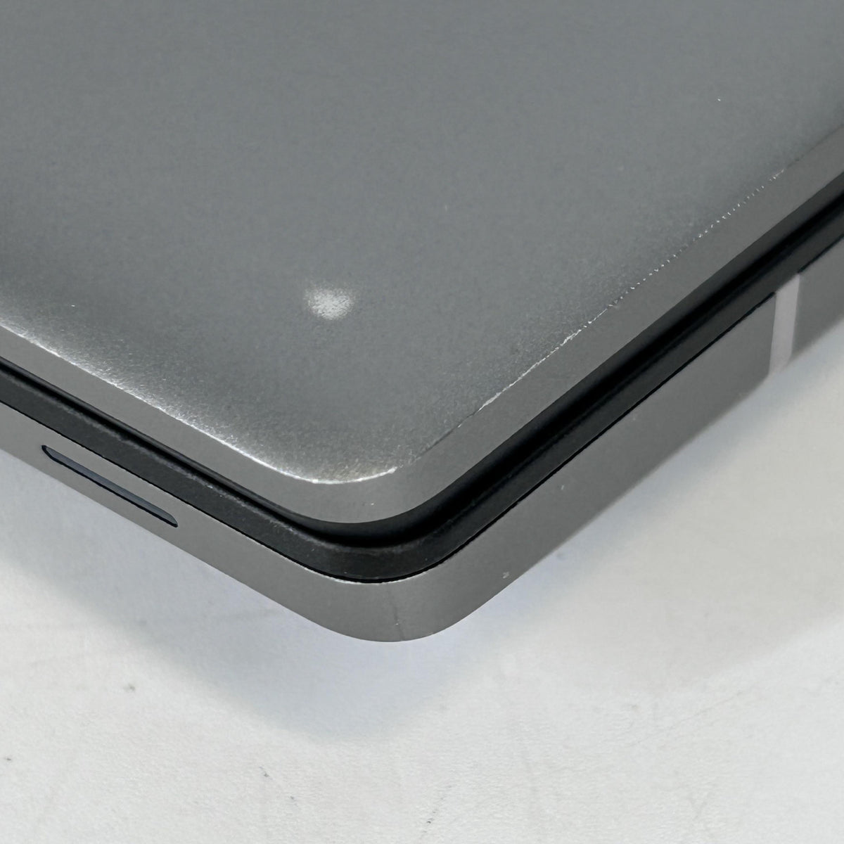 Dell Precision 7680 16 Gray 2.2 GHz Intel Core i9 13th Gen. 64GB RAM 1TB Solid State Drive NVIDIA RTX 3500 Ada 12 GB